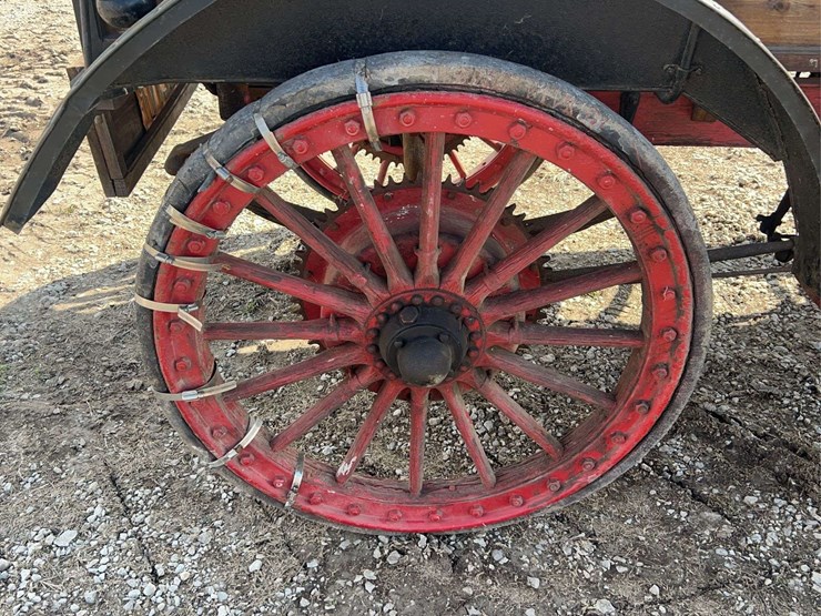 international-highwheeler-image-43