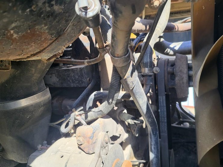 1995-ford-l9000-tandem-axle-day-cab-semi-image-79