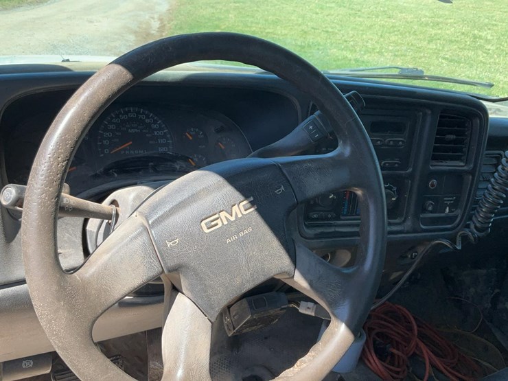 #501-•-2006-gmc-dump-truck-image-13