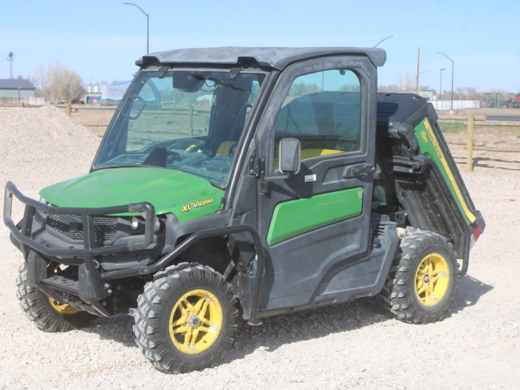 2019-john-deere-gator-image-45