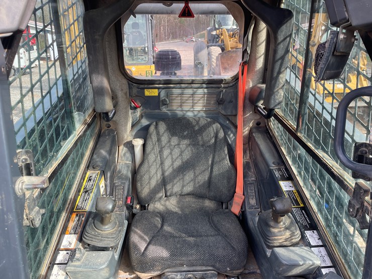 2019-deere-333g-image-42