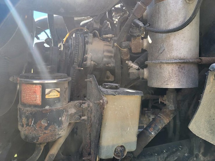 1995-ford-l9000-tandem-axle-day-cab-semi-image-72