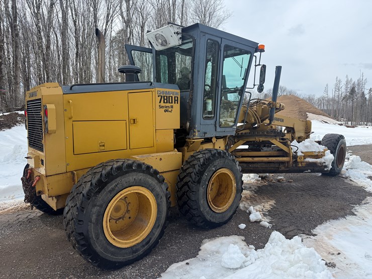 2019-champion-780a-image-5