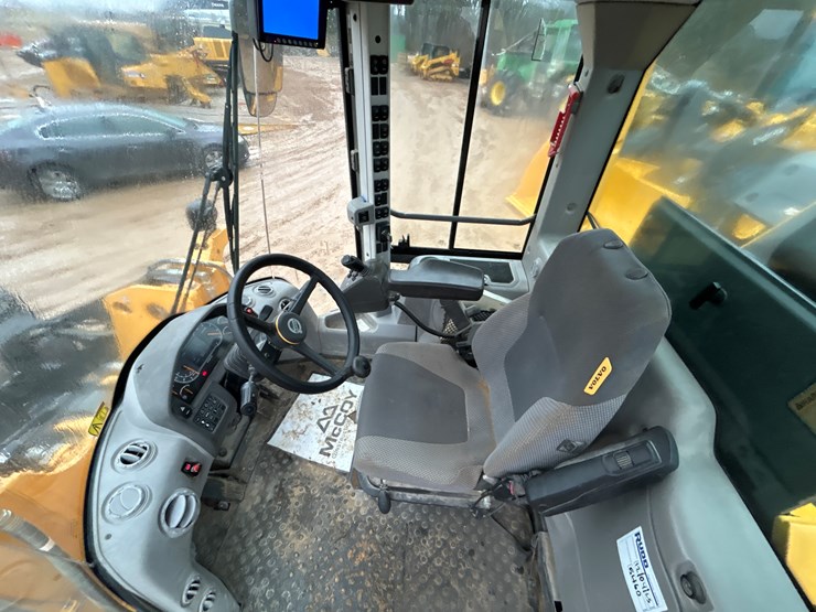 2019-volvo-l90h-image-71