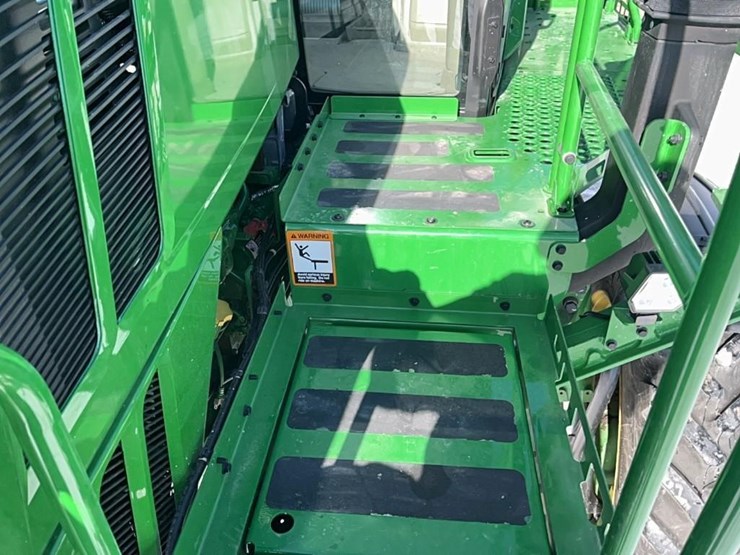 2023-john-deere-410r-image-37