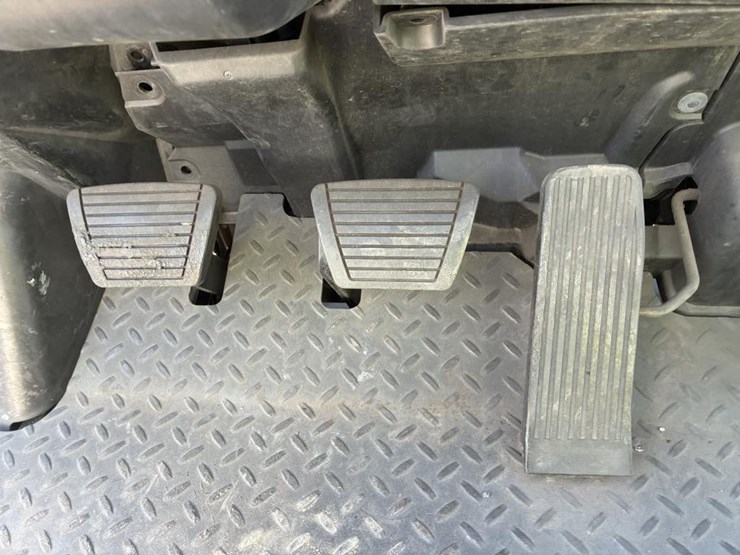 2006-nissan-mugl02a30lv-image-16