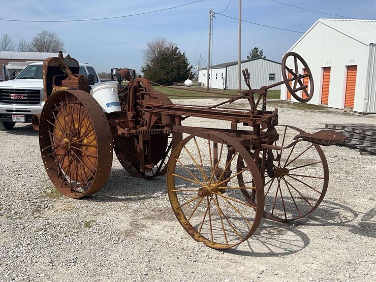 moline-universal-image-3