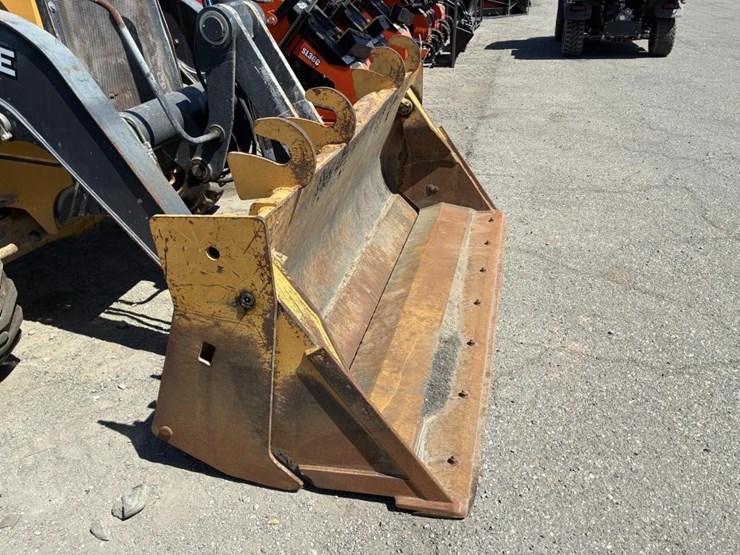 2017-deere-210lep-image-6