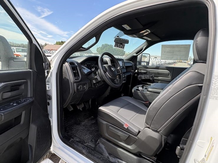 2024-dodge-2500-image-19