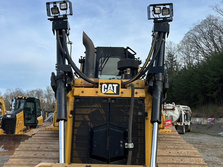 2015-caterpillar-d6t-lgp-image-11