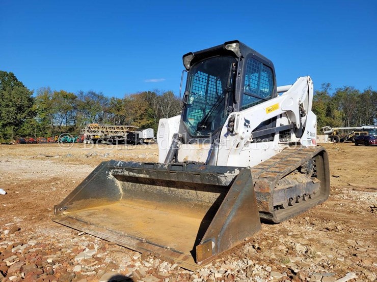 2021-bobcat-t740-image-1
