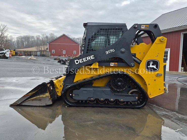 2024-deere-317g-image-3