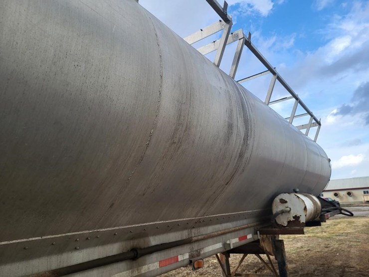 1996-warren-tandem-axle-feed-semi-trailer-image-42