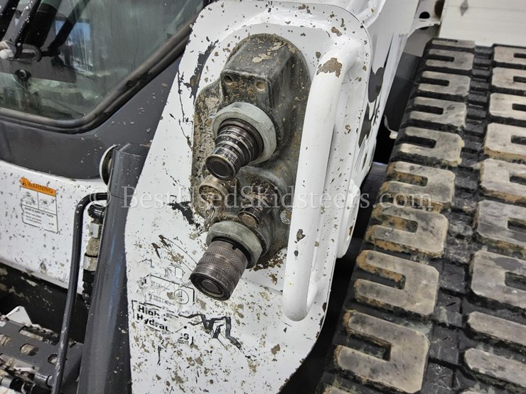 2022-bobcat-t870-image-15