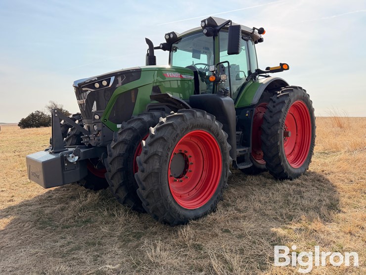 2024-fendt-933-vario-image-1