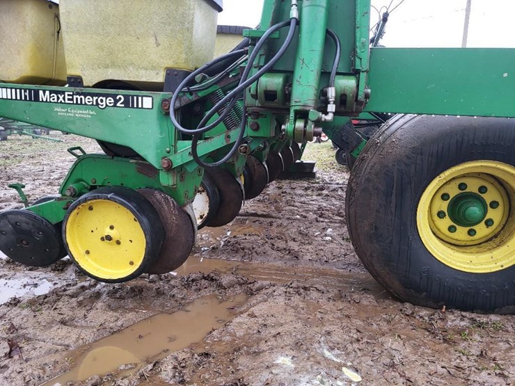 john-deere-7240-image-23