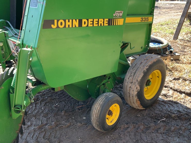 john-deere-335-image-14