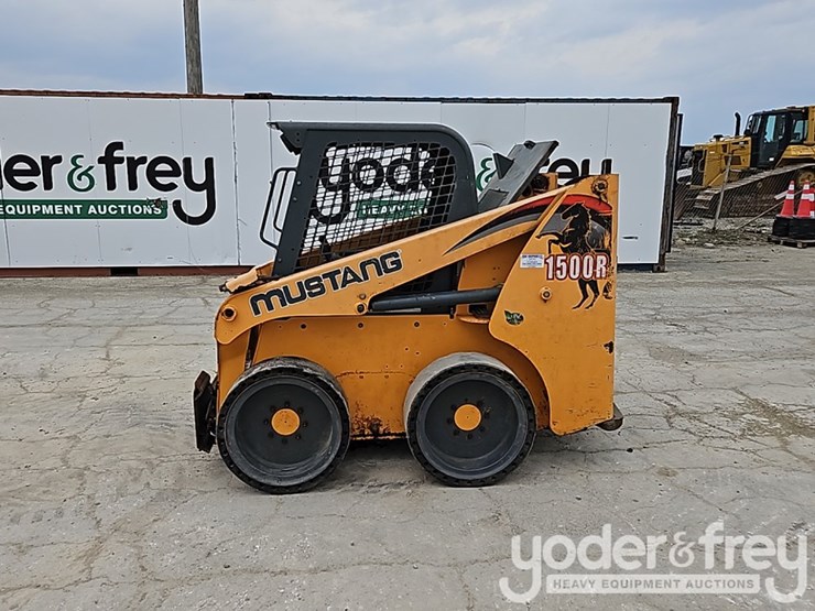 2015-mustang-1500r-image-2