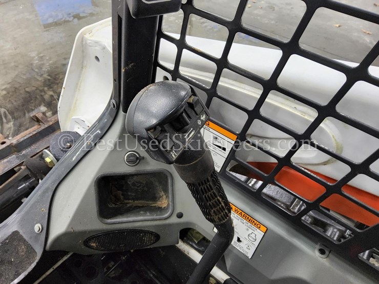 2014-bobcat-t550-image-12