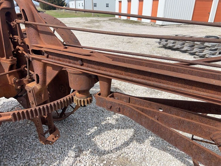 moline-universal-image-34