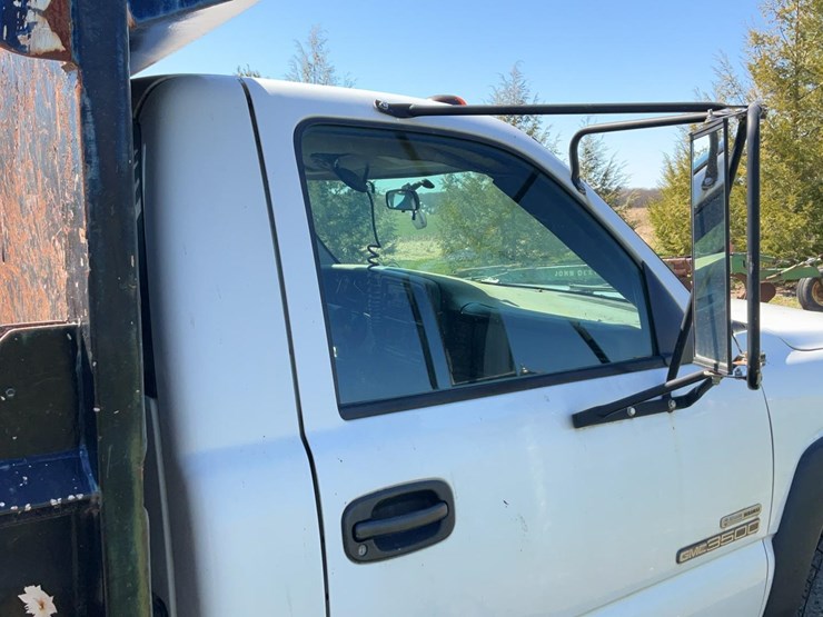 #501-•-2006-gmc-dump-truck-image-33