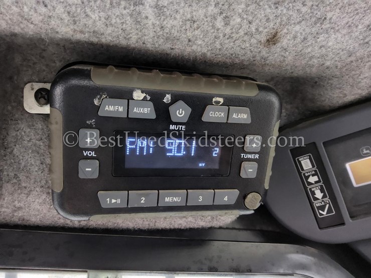 2023-deere-325g-image-20