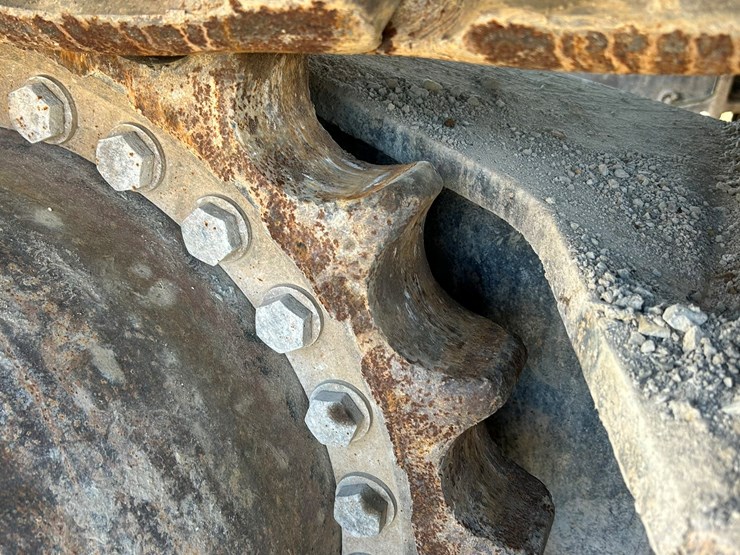 2017-link-belt-700-x2-image-100