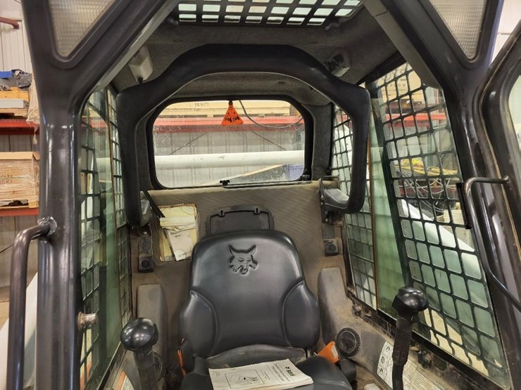 2012-bobcat-t190-image-33