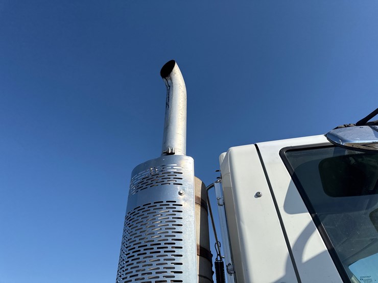 2011-international-prostar-image-39