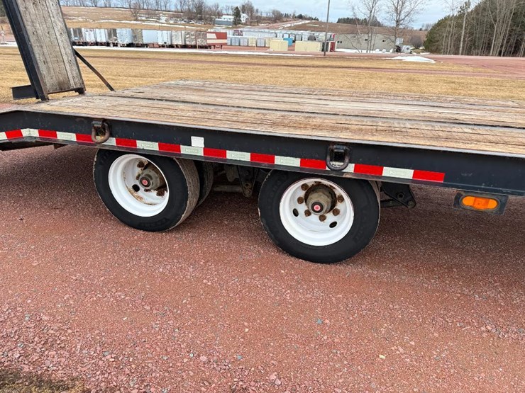 #193-•-lot-193-image-22