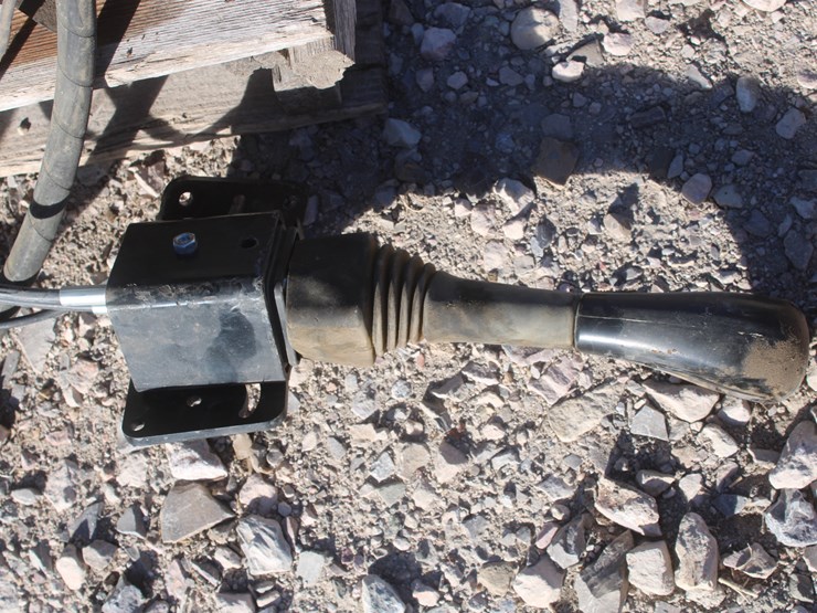 #2055-•-2019-mds-westerndorf-ta-26-plus-quick-attach-loader-image-20