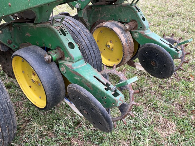 john-deere-6-image-31