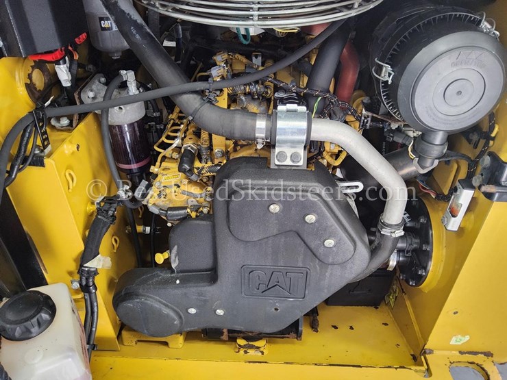 2018-caterpillar-249d-image-14