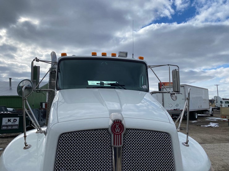 2012-kenworth-t370-image-7