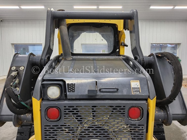 2018-deere-323e-image-25