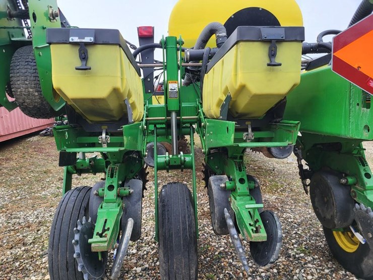2010-john-deere-1770nt-image-40
