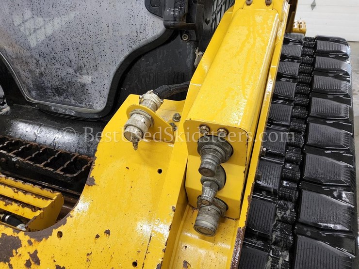 2020-caterpillar-299d3-image-22