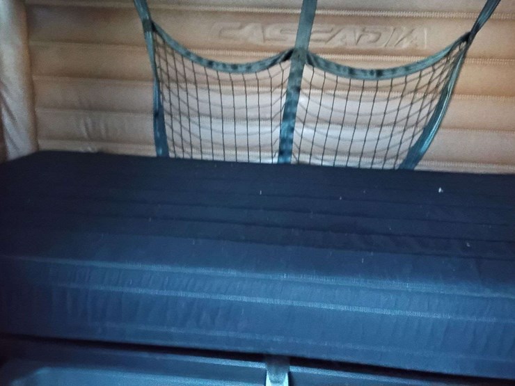 2019-freightliner-cascadia-pt126sl-3akjhhdr0kskl2228-mileage:-688348-image-12