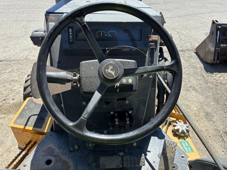 2017-deere-210lep-image-18