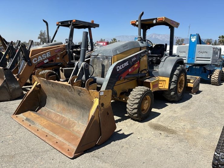 2017-deere-210lep-image-2