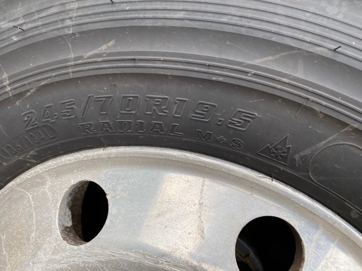 2016-peterbilt-325-image-88