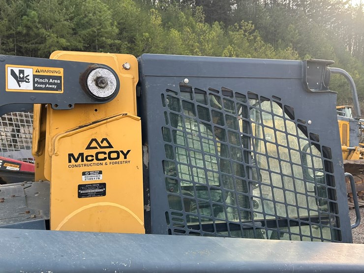 2011-deere-333g-image-39