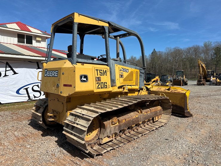 2006-deere-700j-image-5