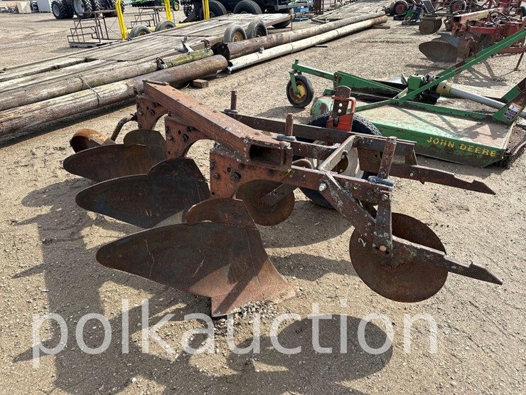 1842---3-btm-fast-hitch-plow-image-1