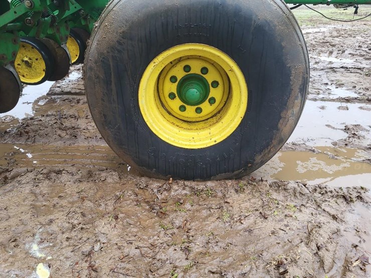 john-deere-7240-image-25