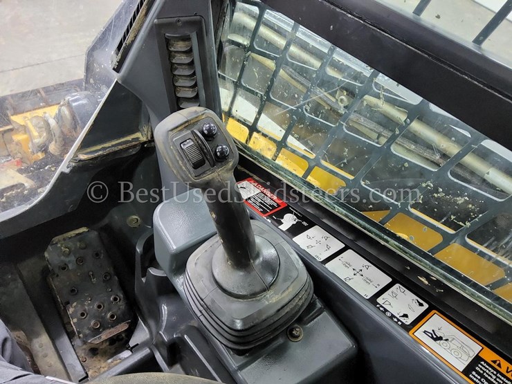 2014-deere-333e-image-27