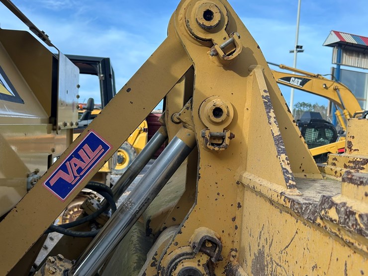 2015-caterpillar-d6t-lgp-image-55
