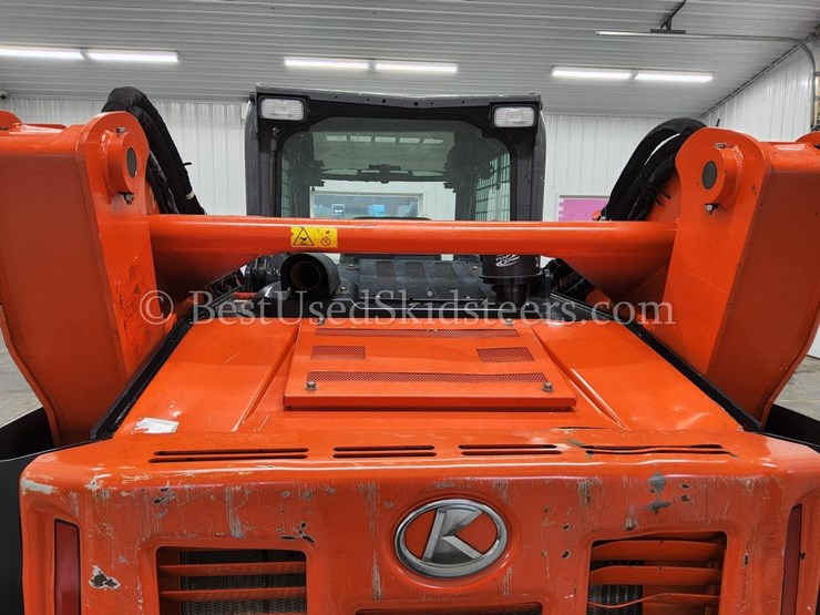 2019-kubota-svl95-2-skid-steer-loader-image-16