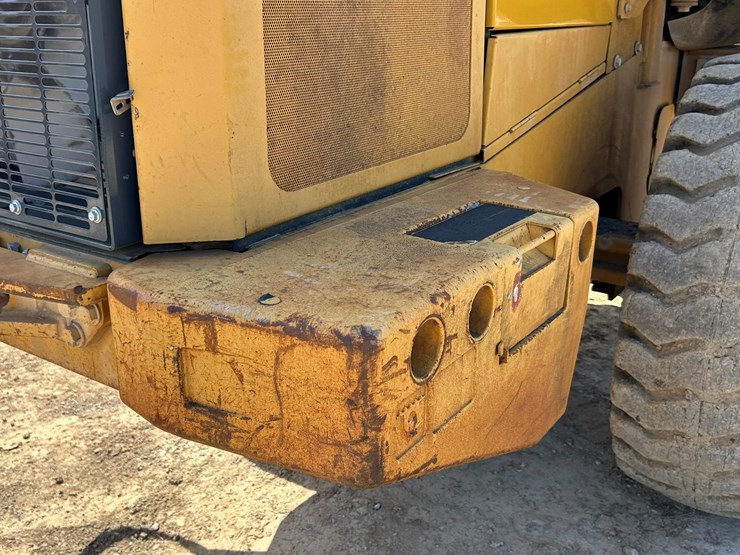 2010-deere-544k-image-56