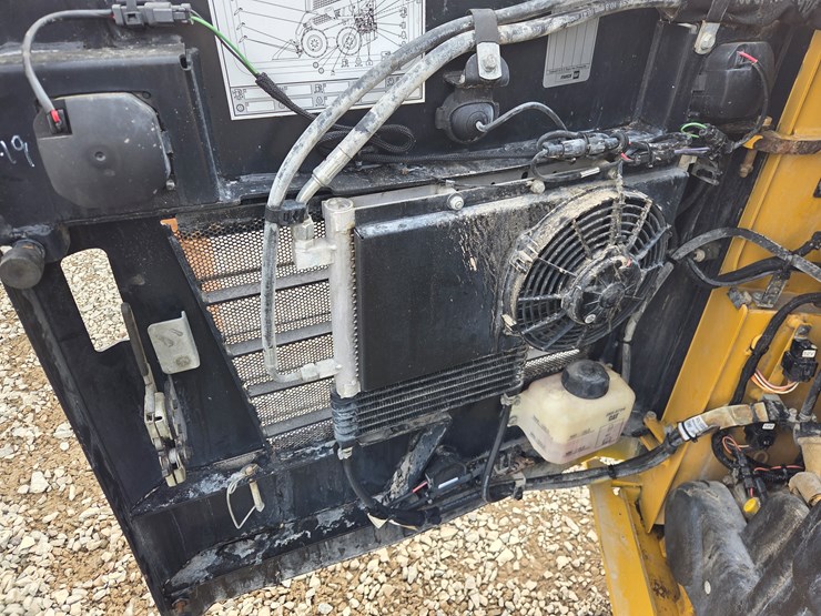 massey-ferguson-8-image-26